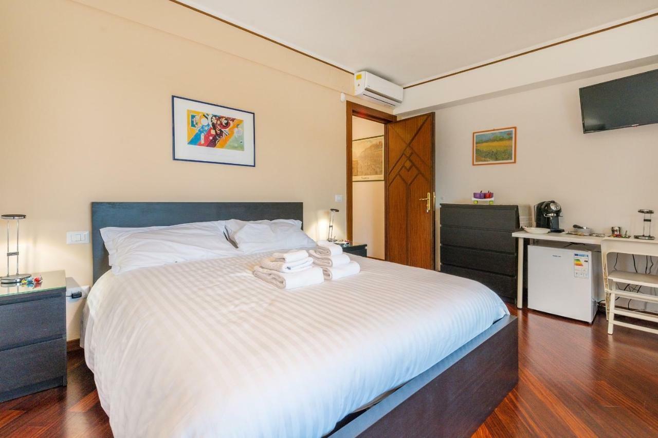 A Casa Di Sara Ermy Bed & Breakfast Bari Exterior photo