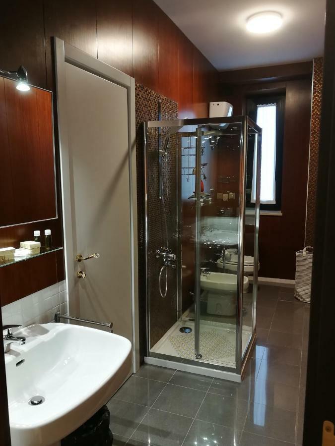 A Casa Di Sara Ermy Bed & Breakfast Bari Exterior photo
